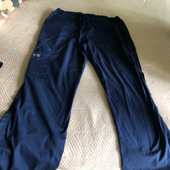 Scrub sets - Picture 3 of 4